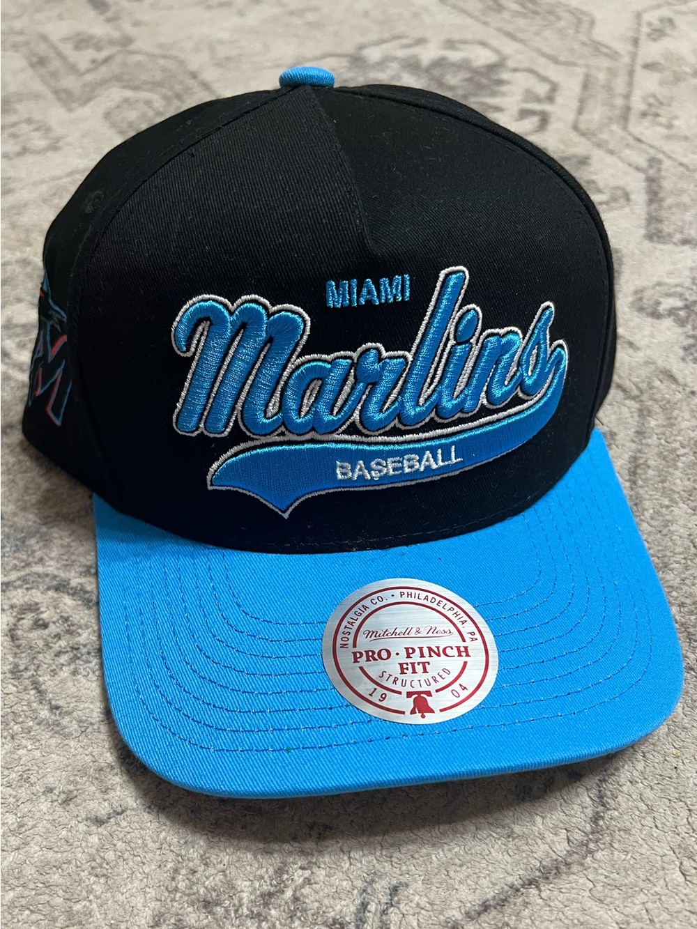 Mitchell & Ness Miami Marlins MLB TAILSWEEP PRO PINCH snapback hat